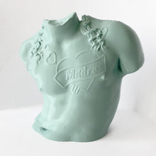 Cargar imagen en el visor de la galería, Torso Amor de madre - Florero