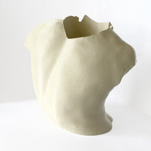 Cargar imagen en el visor de la galería, Torso Amor de madre - Florero