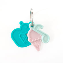Cargar imagen en el visor de la galería, Charms y/o Letras Personalizados - Keychain (Dos, Tres o Cuatro)