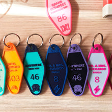 Cargar imagen en el visor de la galería, Multicolor! Keychain Personalizado en Dos Colores