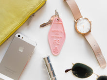 Cargar imagen en el visor de la galería, Keychain Personalizado - Un color