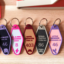 Cargar imagen en el visor de la galería, Multicolor! Keychain Personalizado en Dos Colores