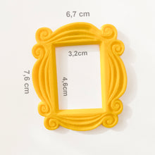 Cargar imagen en el visor de la galería, Marco Friends Nevera - Iman 7,6cm Inspirado en Friends