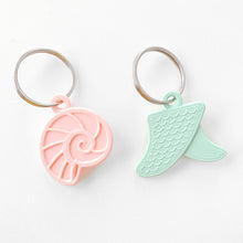 Cargar imagen en el visor de la galería, Charms y/o Letras Personalizados - Keychain (Dos, Tres o Cuatro)